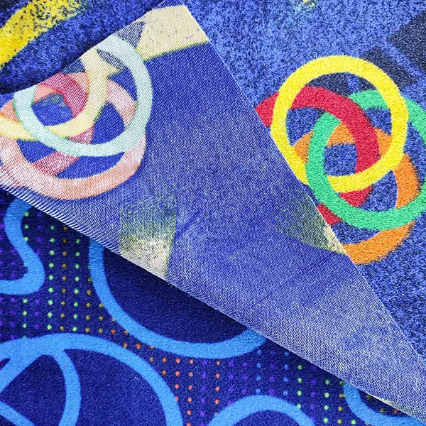 Jak wybrać drukowaną tkaninę autobusową do wnętrz transportowych?